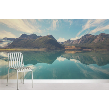 Vue sur lac et montagnes